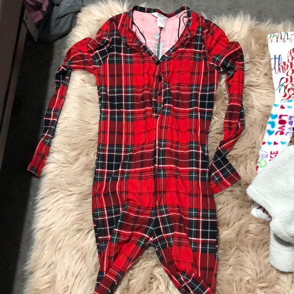 One piece pajama ! Size medium